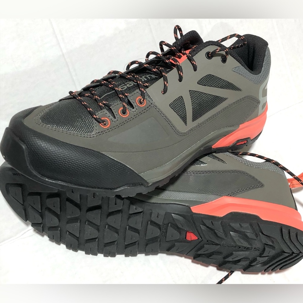 Salomon Men's Gray and Coral Trail Running Shoes